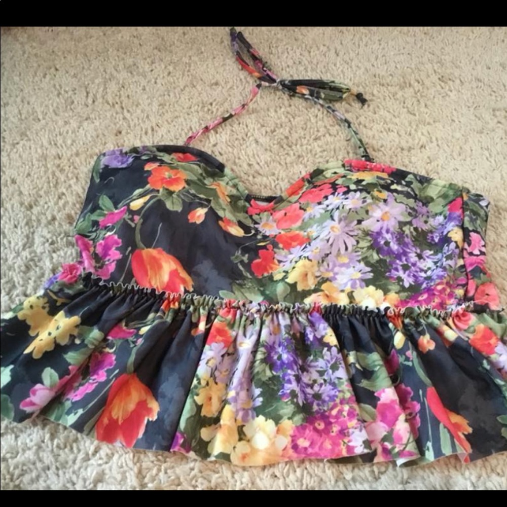 KJ PEPLUM TOP. EUC. L